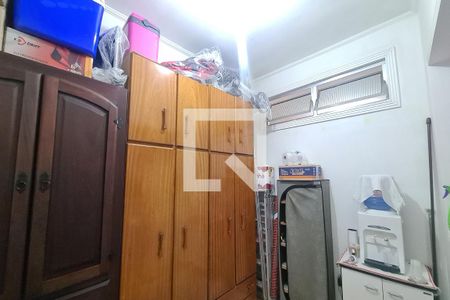 Casa à venda com 250m², 4 quartos e 2 vagas Casa à venda com 250m², 4 quartos e 2 vagasEscritório