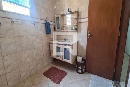 Casa à venda com 250m², 4 quartos e 2 vagas Casa à venda com 250m², 4 quartos e 2 vagasBanheiro 2