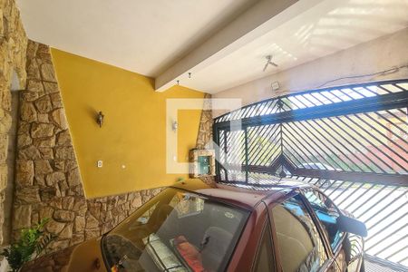 Casa à venda com 250m², 4 quartos e 2 vagas Casa à venda com 250m², 4 quartos e 2 vagasGaragem
