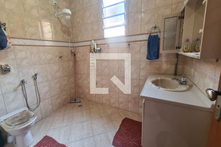 Casa à venda com 250m², 4 quartos e 2 vagas Casa à venda com 250m², 4 quartos e 2 vagasBanheiro 2