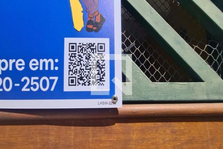 Casa à venda com 250m², 4 quartos e 2 vagas Casa à venda com 250m², 4 quartos e 2 vagascodigo plaquinha