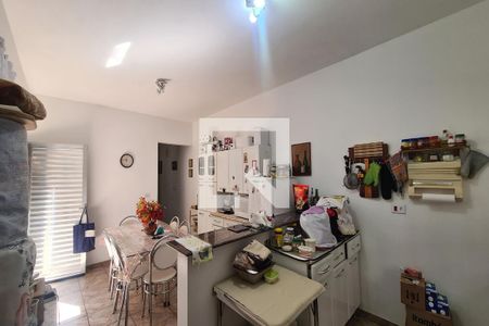 Casa à venda com 250m², 4 quartos e 2 vagas Casa à venda com 250m², 4 quartos e 2 vagasCozinha