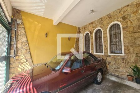 Casa à venda com 250m², 4 quartos e 2 vagas Casa à venda com 250m², 4 quartos e 2 vagasGaragem