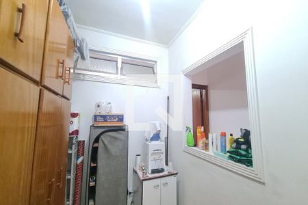 Casa à venda com 250m², 4 quartos e 2 vagas Casa à venda com 250m², 4 quartos e 2 vagasEscritório