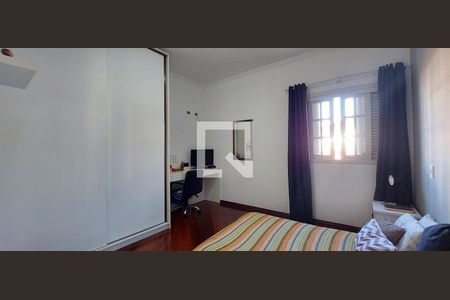 Casa à venda com 380m², 3 quartos e 8 vagasQuarto 2