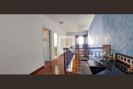 Casa à venda com 380m², 3 quartos e 8 vagasEscritório