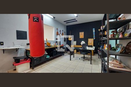 Casa à venda com 380m², 3 quartos e 8 vagasEstúdio