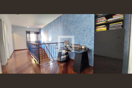 Casa à venda com 380m², 3 quartos e 8 vagasEscritório