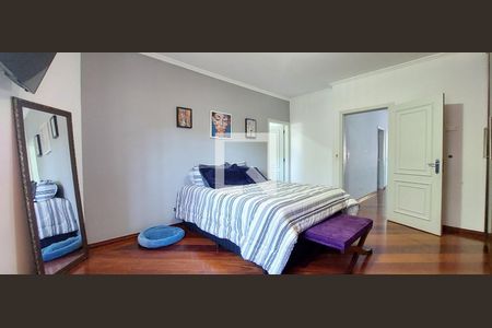 Casa à venda com 380m², 3 quartos e 8 vagasQuarto 1 suíte