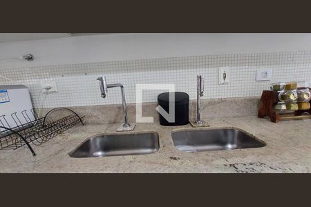 Casa à venda com 380m², 3 quartos e 8 vagasCozinha