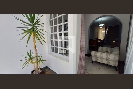 Casa à venda com 380m², 3 quartos e 8 vagasVaranda da Sala