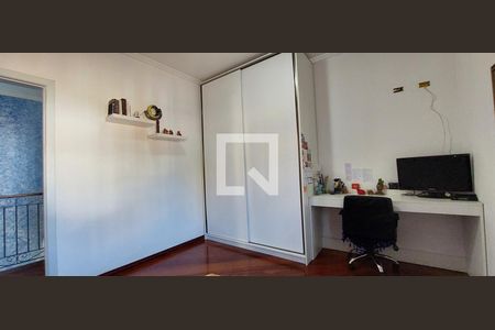 Casa à venda com 380m², 3 quartos e 8 vagasQuarto 2