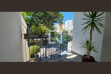 Casa à venda com 380m², 3 quartos e 8 vagasVaranda da Sala