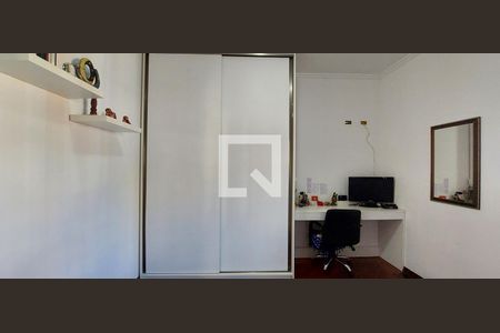 Casa à venda com 380m², 3 quartos e 8 vagasQuarto 2