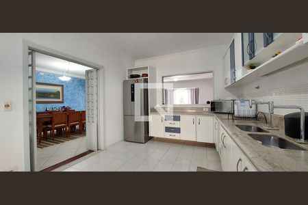 Casa à venda com 380m², 3 quartos e 8 vagasCozinha