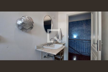 Casa à venda com 380m², 3 quartos e 8 vagasBanheiro 2