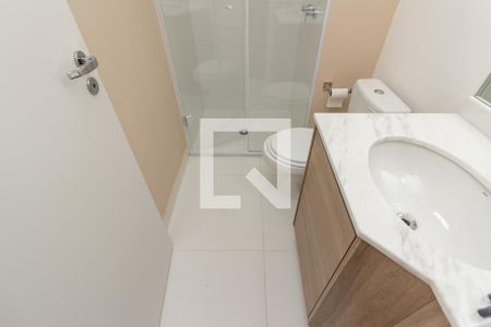 Banheiro de kitnet/studio para alugar com 1 quarto, 34m² em República, São Paulo