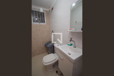 Casa à venda com 165m², 3 quartos e 2 vagas Casa à venda com 165m², 3 quartos e 2 vagasBanheiro de Serviço