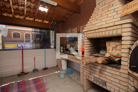 Casa à venda com 165m², 3 quartos e 2 vagas Casa à venda com 165m², 3 quartos e 2 vagasChurrasqueira