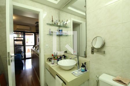 Apartamento à venda com 146m², 3 quartos e 2 vagasBanheiro da suíte