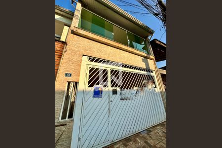 Casa à venda com 295m², 3 quartos e 2 vagasFachada