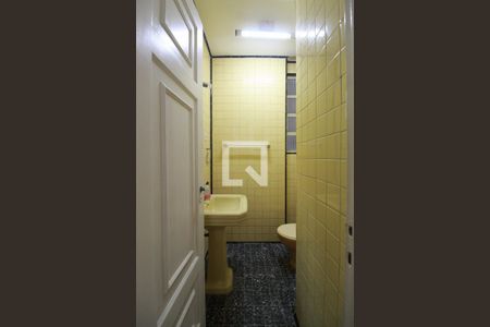 Apartamento à venda com 150m², 3 quartos e sem vagaBanheiro social 2