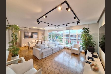 Apartamento à venda com 121m², 3 quartos e 1 vaga Apartamento à venda com 121m², 3 quartos e 1 vagaSala