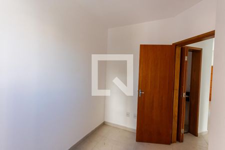 Quarto 1 de apartamento para alugar com 2 quartos, 40m² em Parque das Nações, Santo André