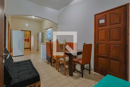 Casa à venda com 162m², 5 quartos e 1 vagaCopa