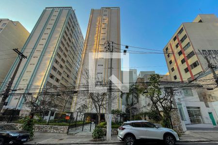 Apartamento à venda com 111m², 2 quartos e 1 vaga Apartamento à venda com 111m², 2 quartos e 1 vagaFachada