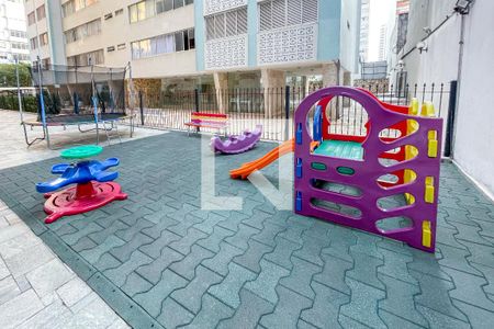 Apartamento à venda com 111m², 2 quartos e 1 vaga Apartamento à venda com 111m², 2 quartos e 1 vagaÁrea comum - Playground