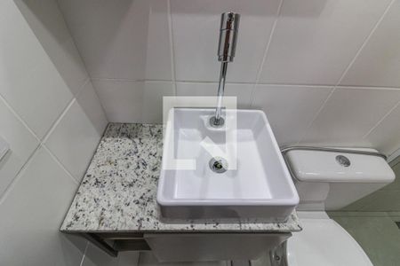 Casa de condomínio à venda com 123m², 3 quartos e 2 vagasBanheiro Social