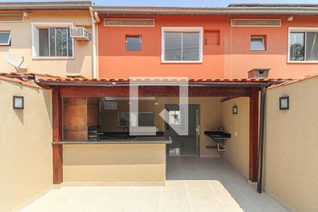 Casa de condomínio à venda com 123m², 3 quartos e 2 vagasÁrea externa