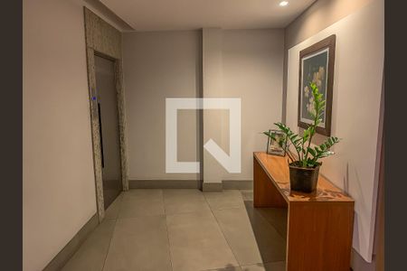 Hall de entrada de apartamento para alugar com 1 quarto, 65m² em Catete, Rio de Janeiro