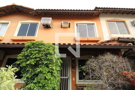 Casa de condomínio à venda com 83m², 3 quartos e 1 vagaFachada Casa