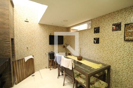 Casa de condomínio à venda com 83m², 3 quartos e 1 vagaArea de Serviço / Gourmet