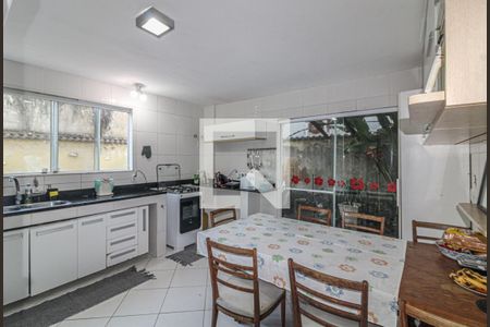 Casa de condomínio à venda com 360m², 3 quartos e 3 vagasCozinha