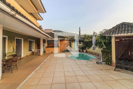 Casa de condomínio à venda com 360m², 3 quartos e 3 vagasÁrea externa