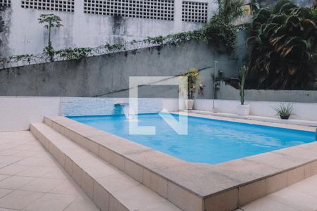 Apartamento para alugar com 100m², 2 quartos e 1 vaga Apartamento para alugar com 100m², 2 quartos e 1 vagaÁrea comum - Piscina