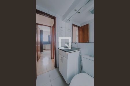 Apartamento para alugar com 100m², 2 quartos e 1 vaga Apartamento para alugar com 100m², 2 quartos e 1 vagaBanheiro Corredor