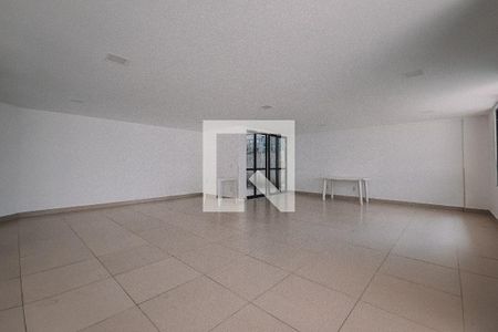 Apartamento para alugar com 100m², 2 quartos e 1 vaga Apartamento para alugar com 100m², 2 quartos e 1 vagaÁrea comum - Salão de festas