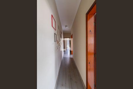 Casa à venda com 150m², 3 quartos e 2 vagasCorredor