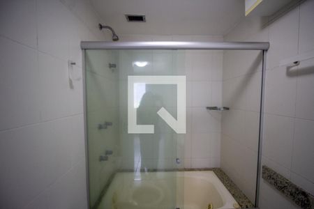 Apartamento à venda com 170m², 3 quartos e 2 vagasBanheiro da Suíte