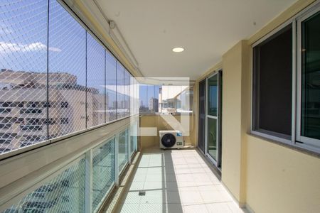 Apartamento à venda com 170m², 3 quartos e 2 vagasVaranda