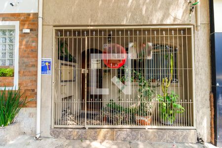 Casa à venda com 106m², 2 quartos e sem vaga Casa à venda com 106m², 2 quartos e sem vagaFachada