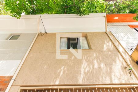 Casa à venda com 106m², 2 quartos e sem vaga Casa à venda com 106m², 2 quartos e sem vagaFachada