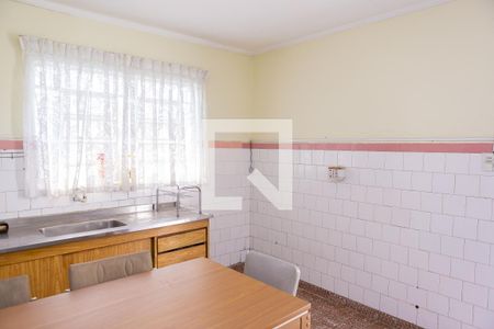 Casa à venda com 215m², 2 quartos e 4 vagasCozinha