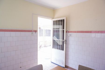 Casa à venda com 215m², 2 quartos e 4 vagasCozinha