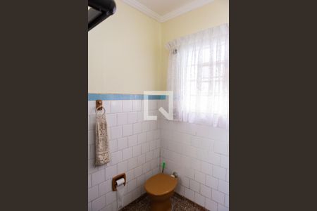 Casa à venda com 215m², 2 quartos e 4 vagasBanheiro