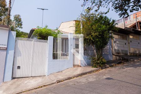 Casa à venda com 215m², 2 quartos e 4 vagasFachada